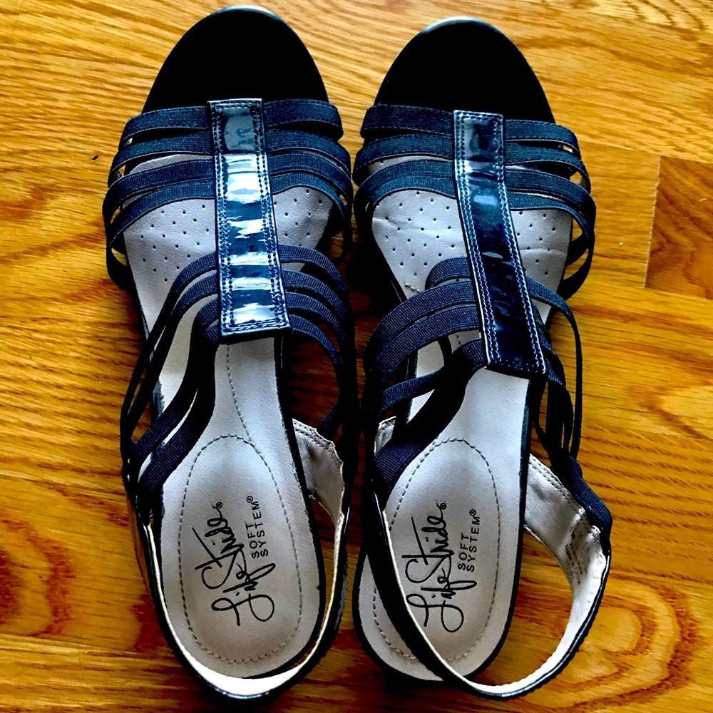 Life stride sz 7.5 black sandals NWOT